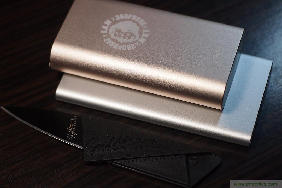 移動電源也玩雙引擎？快到你想象不到