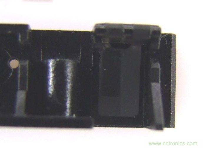 華為秘盒拆解:令人大跌眼鏡的WIFI+藍(lán)牙IC設(shè)計