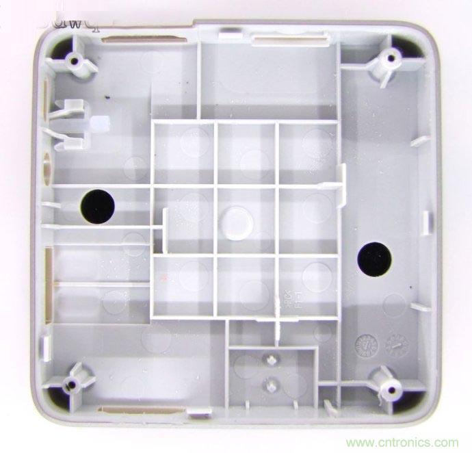 華為秘盒拆解:令人大跌眼鏡的WIFI+藍(lán)牙IC設(shè)計