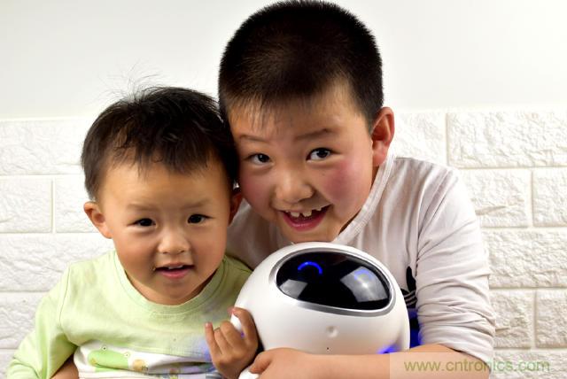 “爸爸再不陪我，我就長(zhǎng)大了”——小騰機(jī)器人