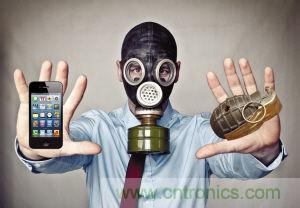 手機(jī)成“手雷”？ 專家：無證據(jù)證明輻射致癌