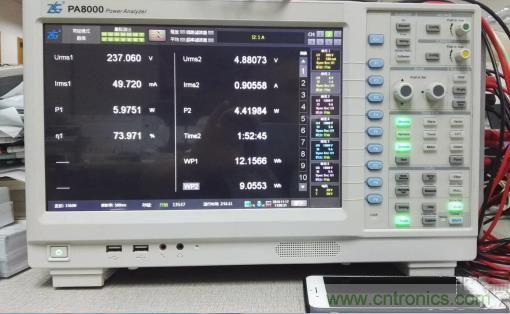 “瘋7”手機(jī)充電實測：為何沿用傳統(tǒng)充電模式？