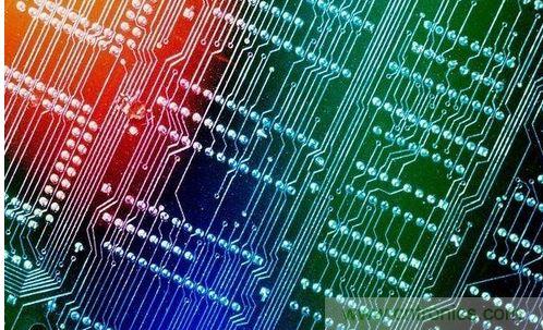 【導讀】對于一個新設計的電路板，調(diào)試起來往往會遇到一些困難，特別是當板比較大、元件比較多時，往往無從下手。但如果掌握好一套合理的調(diào)試方法，調(diào)試起來將會事半功倍。  對于剛拿回來的新PCB板，我們首先要大概觀察一下，板上是否存在問題，例如是否有明顯的裂痕，有無短路、開路等現(xiàn)象。如果有必要的話，可以檢查一下電源跟地線之間的電阻是否足夠大。  然后就是安裝元件了。相互獨立的模塊，如果您沒有把握保證它們工作正常時，最好不要全部都裝上，而是一部分一部分的裝上（對于比較小的電路，可以一次全部裝上），這樣容易確定故障范圍，免得到時遇到問題時，無從下手。一般來說，可以把電源部分先裝好，然后就上電檢測電源輸出電壓是否正常。如果在上電時您沒有太大的把握（即使有很大的把握，也建議您加上一個保險絲，以防萬一），可考慮使用帶限流功能的可調(diào)穩(wěn)壓電源。先預設好過流保護電流，然后將穩(wěn)壓電電源的電壓值慢慢往上調(diào)，并監(jiān)測輸入電流、輸入電壓以及輸出電壓。如果往上調(diào)的過程中，沒有出現(xiàn)過流保護等問題，且輸出電壓也達到了正常，則說明電源部分OK。反之，則要斷開電源，尋找故障點，并重復上述步驟，直到電源正常為止。  接下來逐漸安裝其它模塊，每安裝好一個模塊，就上電測試一下，上電時也是按照上面的步驟，以避免因為設計錯誤或/和安裝錯誤而導致過流而燒壞元件。  PCB   尋找故障的辦法一般有下面幾種：  ①測量電壓法。首先要確認的是各芯片電源引腳的電壓是否正常，其次檢查各種參考電壓是否正常，另外還有各點的工作電壓是否正常等。例如，一般的硅三極管導通時，BE結電壓在0.7V左右，而CE結電壓則在0.3V左右或者更小。如果一個三極管的BE結電壓大于0.7V（特殊三極管除外，例如達林頓管等），可能就是BE結就開路。  ②信號注入法。將信號源加至輸入端，然后依次往后測量各點的波形，看是否正常，以找到故障點。有時我們也會用更簡單的辦法，例如用手握一個鑷子，去碰觸各級的輸入端，看輸出端是否有反應，這在音頻、視頻等放大電路中常使用（但要注意，熱底板的電路或者電壓高的電路，不能使用此法，否則可能會導致觸電）。如果碰前一級沒有反應，而碰后一級有反應，則說明問題出在前一級，應重點檢查。  ③當然，還有很多其它的尋找故障點的方法，例如看、聽、聞、摸等。“看”就是看元件有無明顯的機械損壞，例如破裂、燒黑、變形等;“聽”就是聽工作聲音是否正常，例如一些不該響的東西在響，該響的地方不響或者聲音不正常等;“聞”就是檢查是否有異味，例如燒焦的味道、電容電解液的味道等，對于一個有經(jīng)驗的電子維修人員來說，對這些氣味是很敏感的;“摸”就是用手去試探器件的溫度是否正常，例如太熱，或者太涼。一些功率器件，工作起來時會發(fā)熱，如果摸上去是涼的，則基本上可以判斷它沒有工作起來。但如果不該熱的地方熱了或者該熱的地方太熱了，那也是不行的。一般的功率三極管、穩(wěn)壓芯片等，工作在70度以下是完全沒問題的。70度大概是怎樣的一個概念呢？如果你將手壓上去，可以堅持三秒鐘以上，就說明溫度大概在70度以下（注意要先試探性的去摸，千萬別把手燙傷了）。  好了，關于調(diào)試的問題，我們今天就暫時講這么多，如果想要了解更多的調(diào)試方法和經(jīng)驗，可以去找一些家用電器維修的書來看看，一個好的設計人員，首先應該是一個好的維修人員。