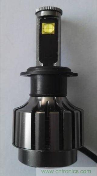 采用大功率陶瓷基LEDs 制造的汽車前大燈燈泡。