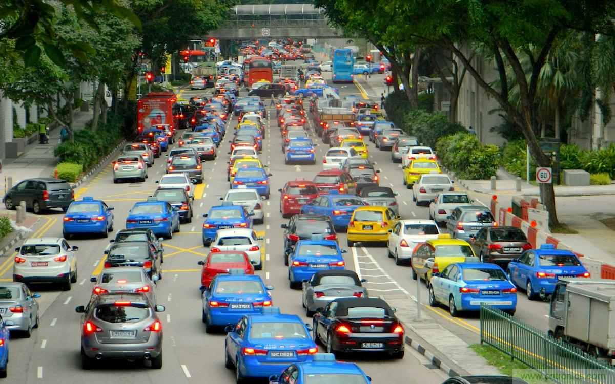 當(dāng)我們?cè)谡務(wù)撟詣?dòng)駕駛時(shí)，我們到底在談?wù)撌裁矗? width=