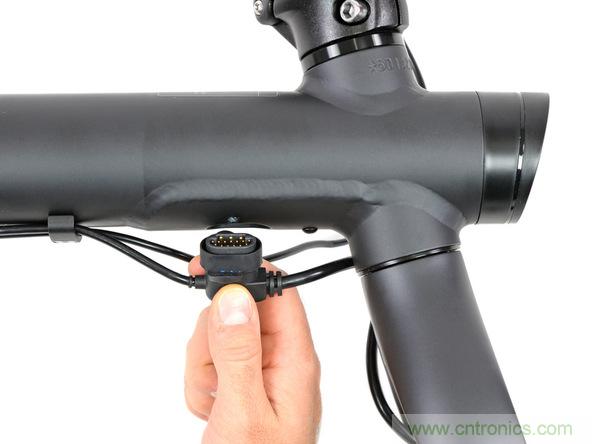 從電池到傳感器，完整拆解小米智能自行車