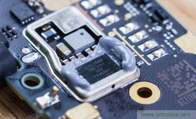 拆解黑鯊手機：多級直觸一體式液冷系統(tǒng)有什么門道？