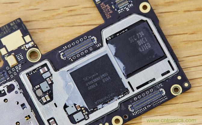 拆解黑鯊手機：多級直觸一體式液冷系統(tǒng)有什么門道？