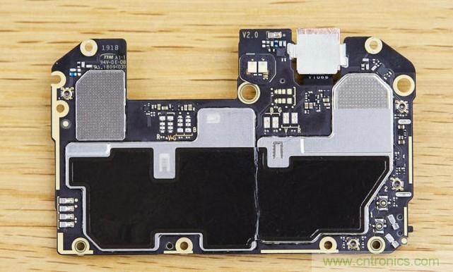 拆解黑鯊手機：多級直觸一體式液冷系統(tǒng)有什么門道？
