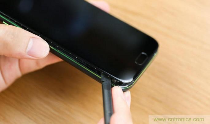 拆解黑鯊手機：多級直觸一體式液冷系統(tǒng)有什么門道？