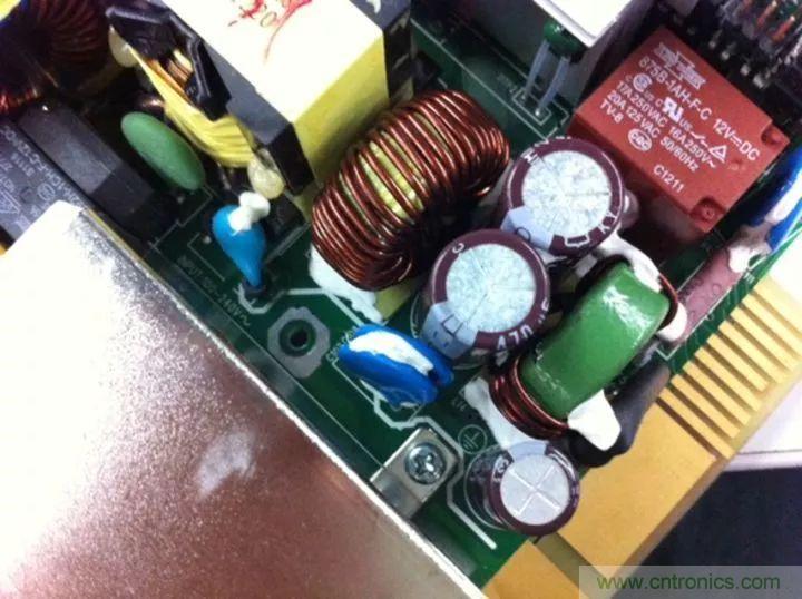 了解電容，讀這一篇就夠了