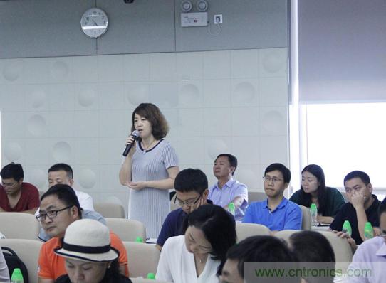 長江商學(xué)院教授李洋：企業(yè)應(yīng)該怎樣進行品牌建設(shè)和精細化營銷？