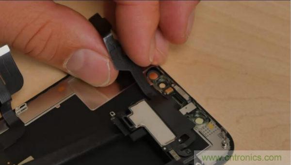 拆解iPhone XS:發(fā)現(xiàn)7納米工藝的奧秘