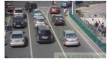 如何在車流涌動(dòng)的道路上運(yùn)用監(jiān)控系統(tǒng)？