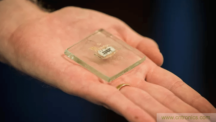 集成電路是如何被發(fā)明的？