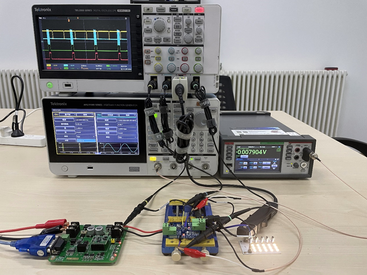 如何使用示波器、AFG和萬用表測試LED 驅動器的調光線性度？