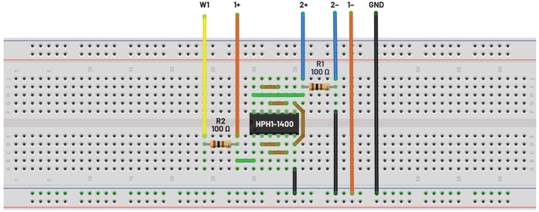   材料  ? ADALM2000主動學(xué)習(xí)模塊 ? 無焊試驗(yàn)板和跳線套件 ? 一臺HPH1-1400L 6繞組變壓器 ? 一臺HPH1-0190L 6繞組變壓器 ? 兩個(gè)100 Ω電阻  說明  在無焊試驗(yàn)板上構(gòu)建圖2所示的電路。需要使用此設(shè)置來測量初級/次級匝數(shù)比為1:1的三種不同配置下，兩個(gè)變壓器型號各自的頻率響應(yīng)。兩個(gè)紅色箭頭表示在初級和次級使用同一個(gè)線圈的配置中連接源電阻和負(fù)載電阻的位置。藍(lán)色箭頭對應(yīng)的是在初級和次級使用兩個(gè)串聯(lián)線圈的配置。綠色箭頭對應(yīng)的是在初級和次級使用三個(gè)串聯(lián)線圈的配置。